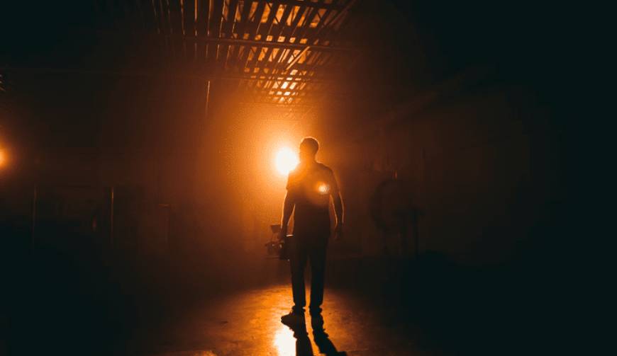 跨越时空界限，随时随地享受极致视听盛宴